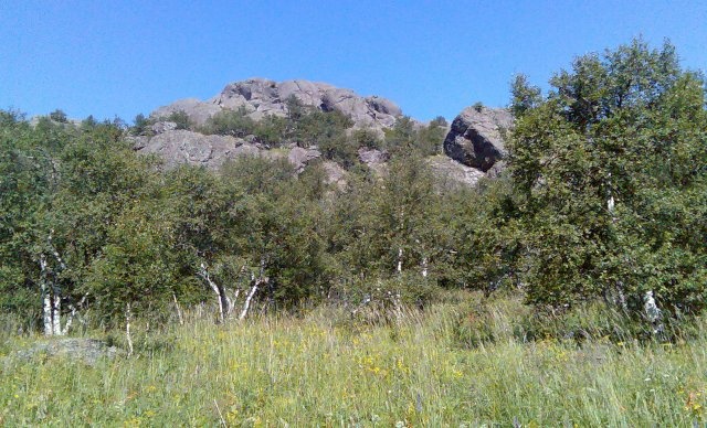 Вид на скалистую вершину Караташа