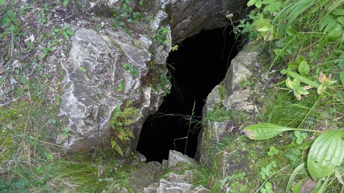 Вход в пещеру Пропащая Яма