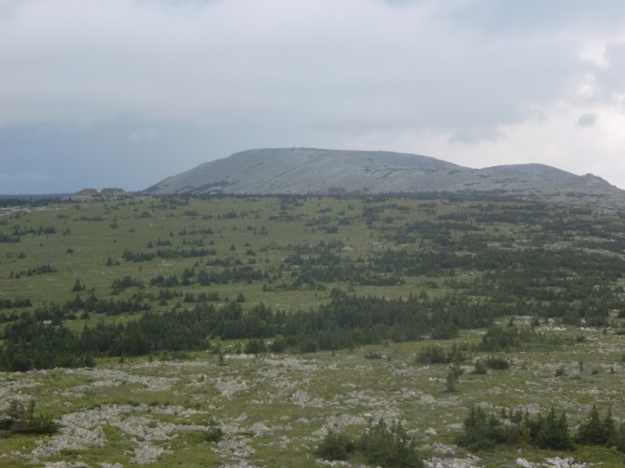 гора Поперечная и северо-восточное плато хребта Зигальга