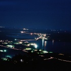 Ночные огни... Озеро Банное с вершины Яманкая - скалы Замок