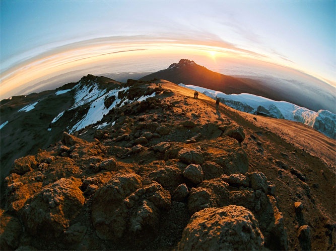 Восход на Килиманджаро..