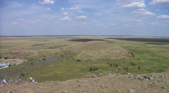 панорама горы шаманка и плотины