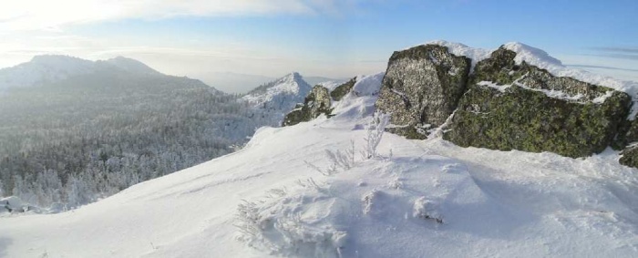 Двуглавая Сопка с вершины Слюдяной Горки