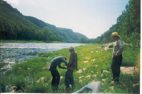 Операция по извлечению клеща на водопаде Невидимка в июне 1999