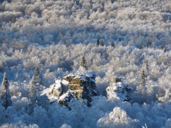 скалы в долине