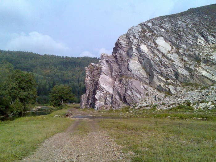 Белая скала в Бакеево